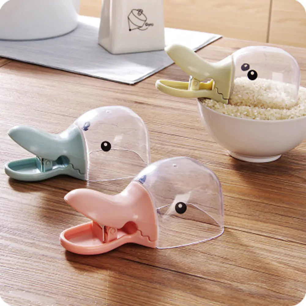 Happy Paws Feeding Spoon & Clip