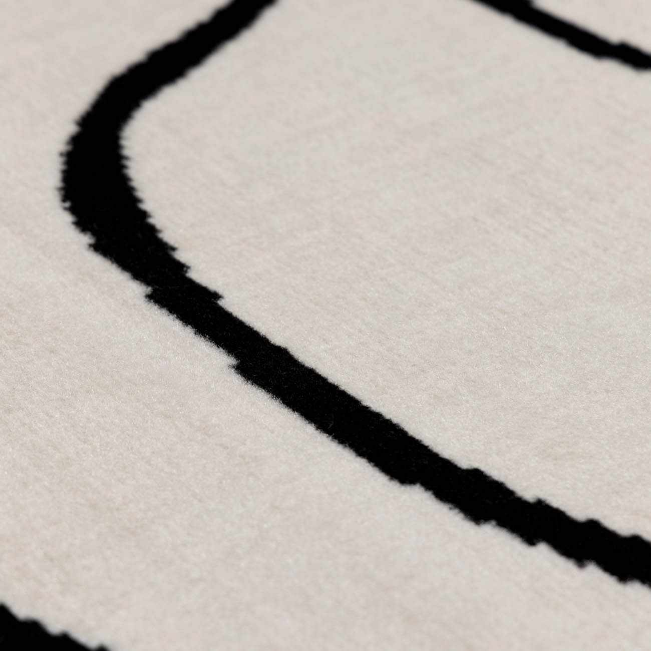 Eilir Modern Low Profile Boho Rug